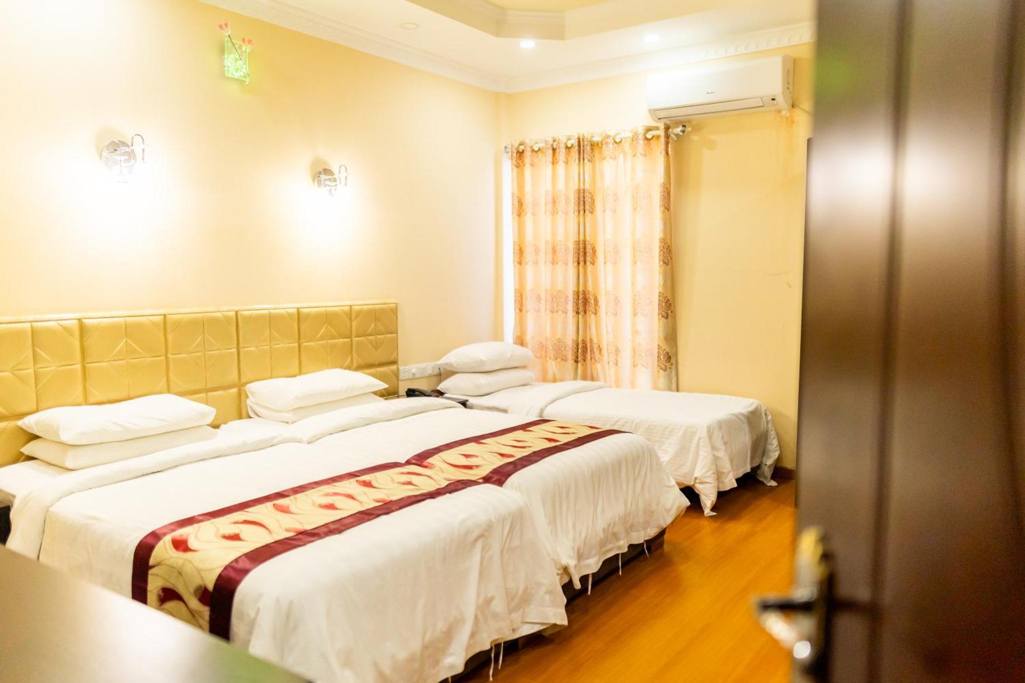 Hotel Abuharee Grand Addu City Exterior foto