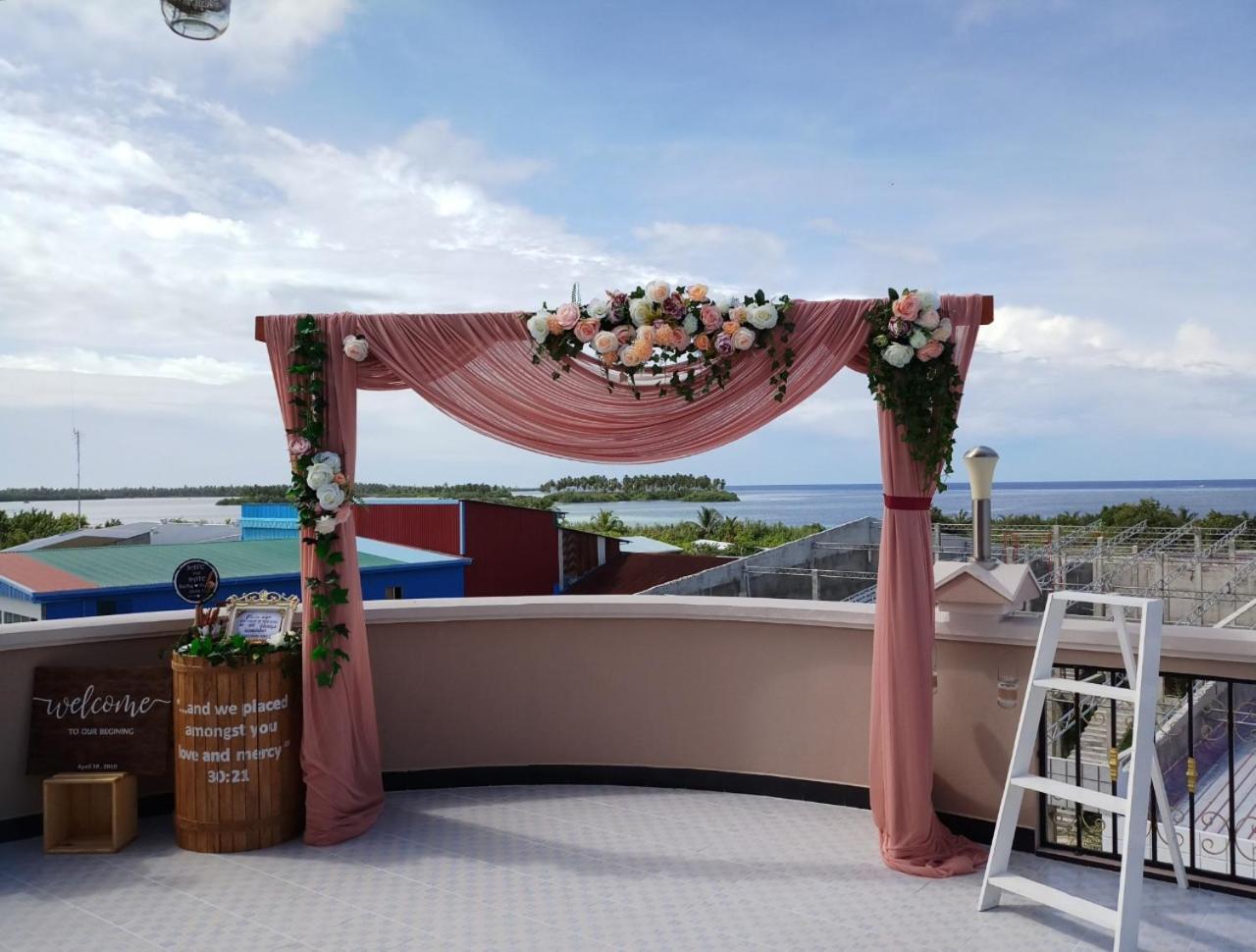 Hotel Abuharee Grand Addu City Exterior foto