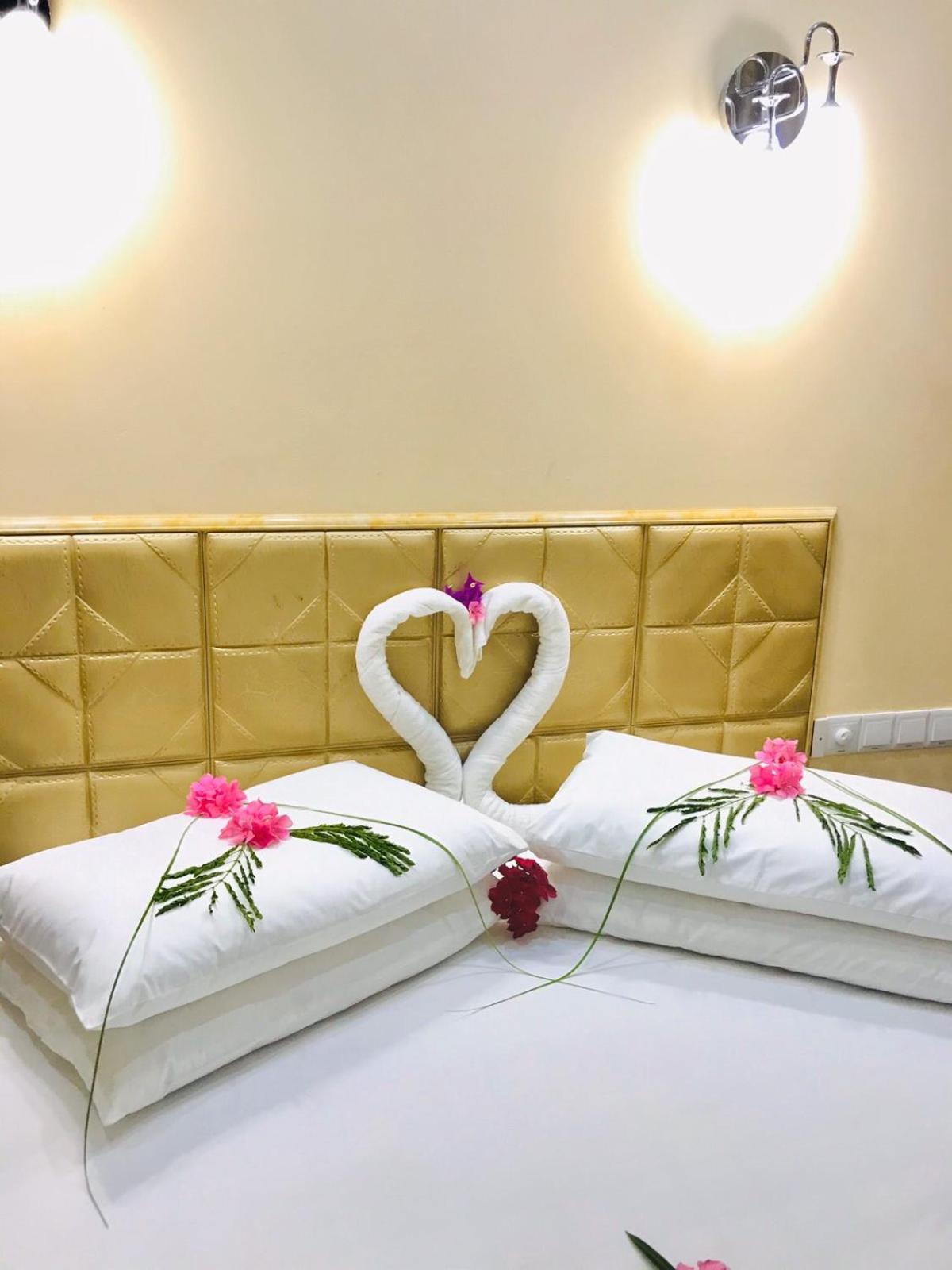 Hotel Abuharee Grand Addu City Exterior foto