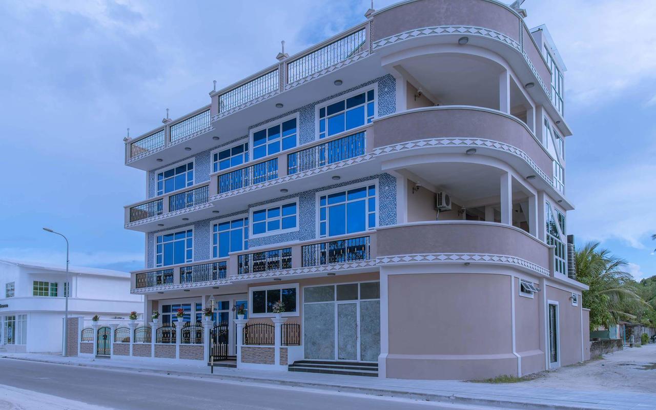 Hotel Abuharee Grand Addu City Exterior foto