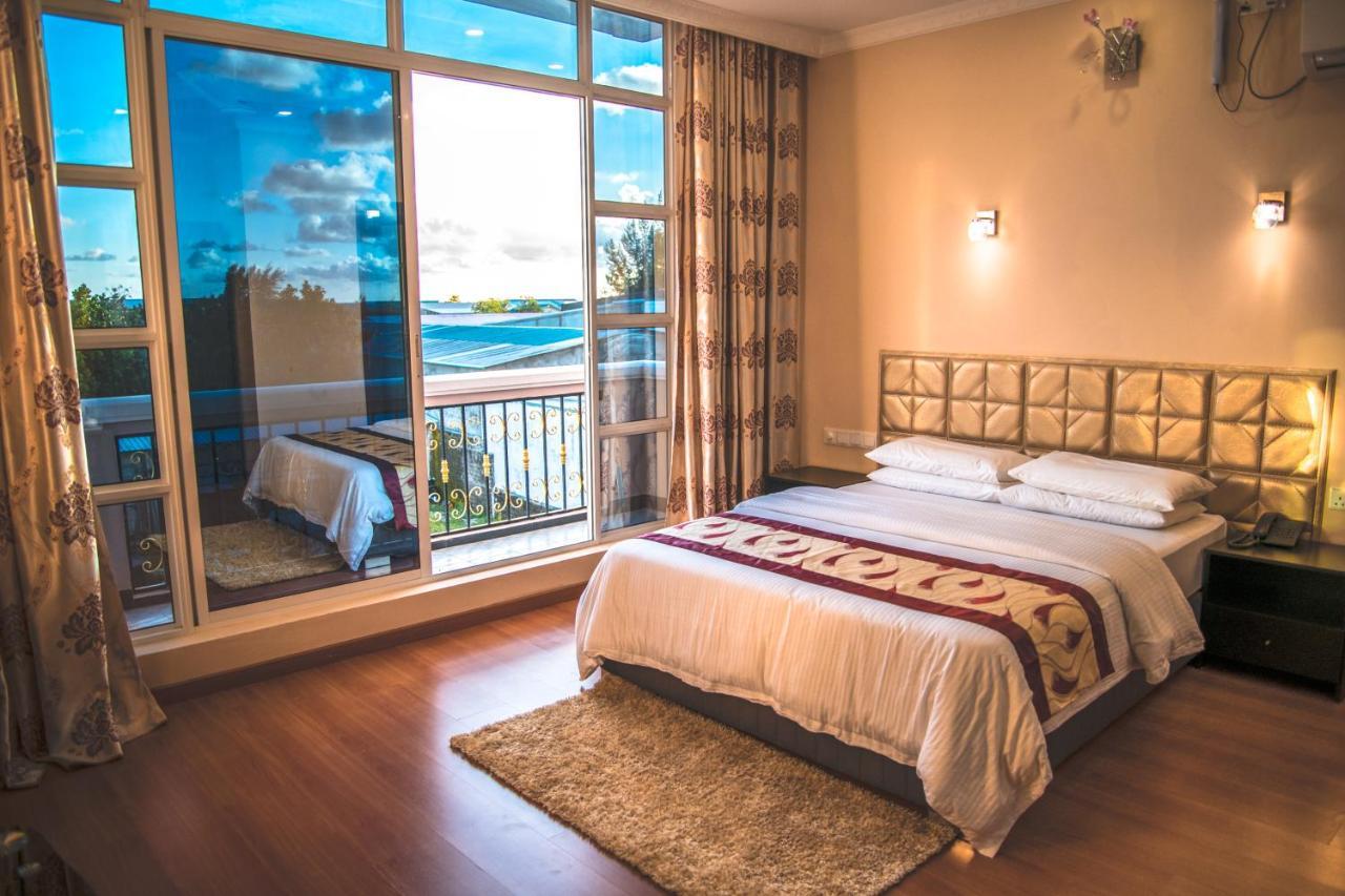 Hotel Abuharee Grand Addu City Exterior foto