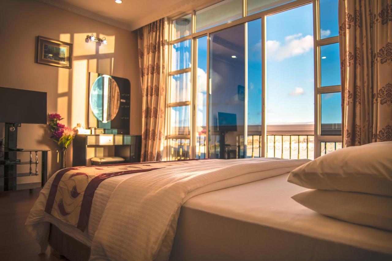 Hotel Abuharee Grand Addu City Exterior foto