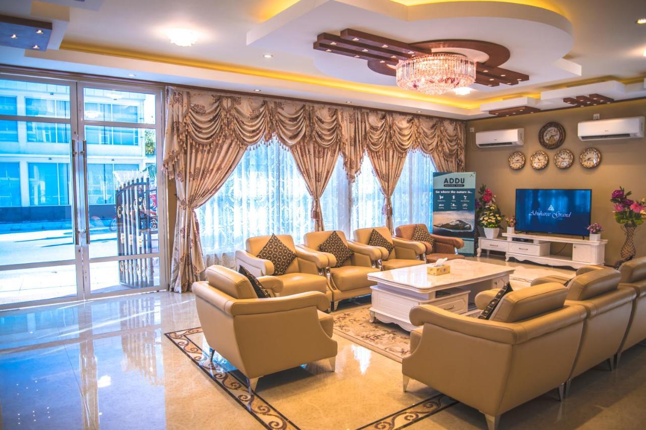 Hotel Abuharee Grand Addu City Exterior foto