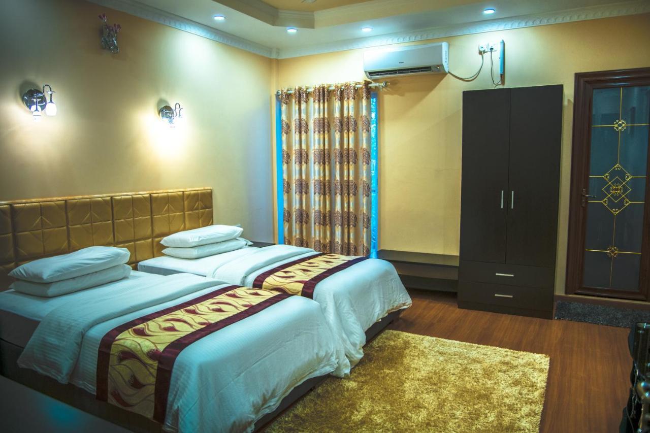 Hotel Abuharee Grand Addu City Exterior foto