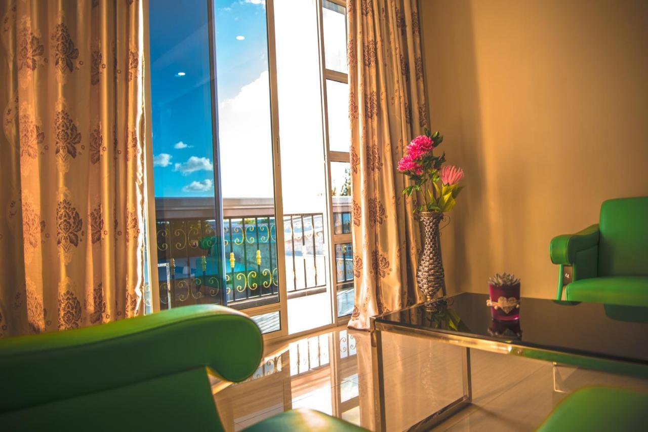 Hotel Abuharee Grand Addu City Exterior foto