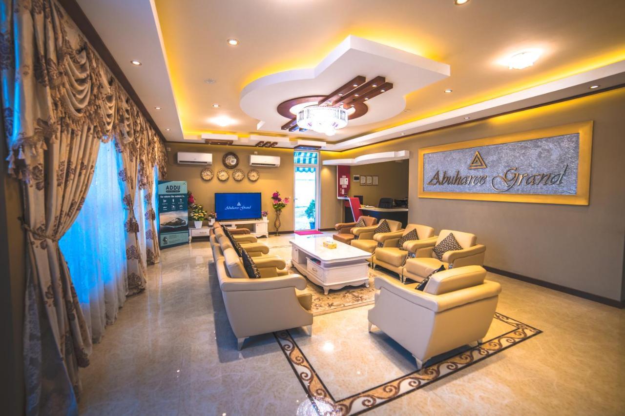 Hotel Abuharee Grand Addu City Exterior foto
