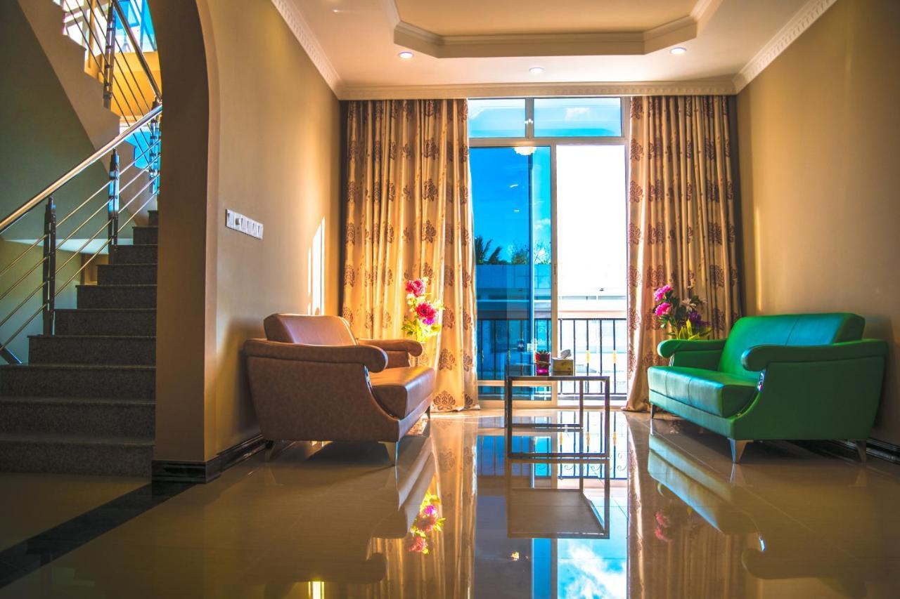 Hotel Abuharee Grand Addu City Exterior foto