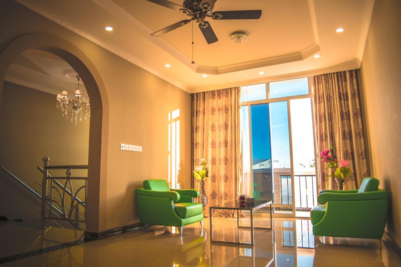 Hotel Abuharee Grand Addu City Exterior foto