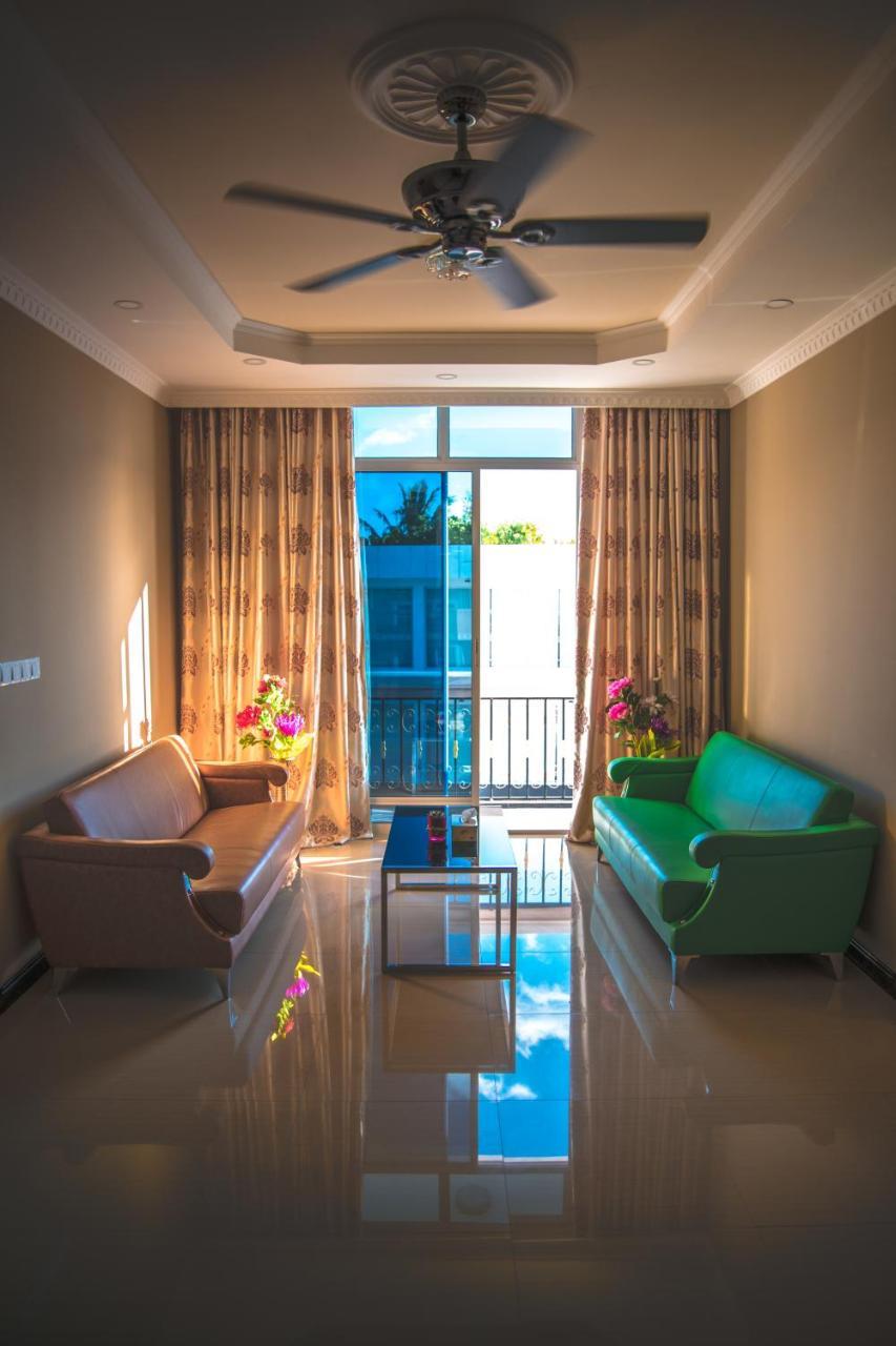 Hotel Abuharee Grand Addu City Exterior foto