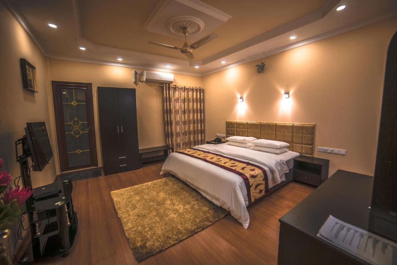 Hotel Abuharee Grand Addu City Exterior foto